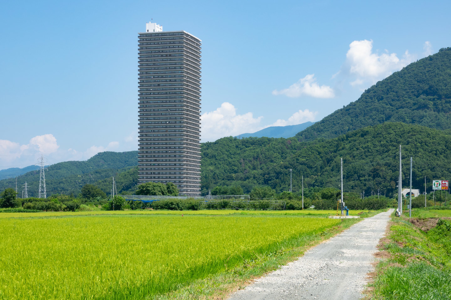 山形のタワマンは日本一安い！田んぼに建つ異様なスカイタワー４１はどこ？